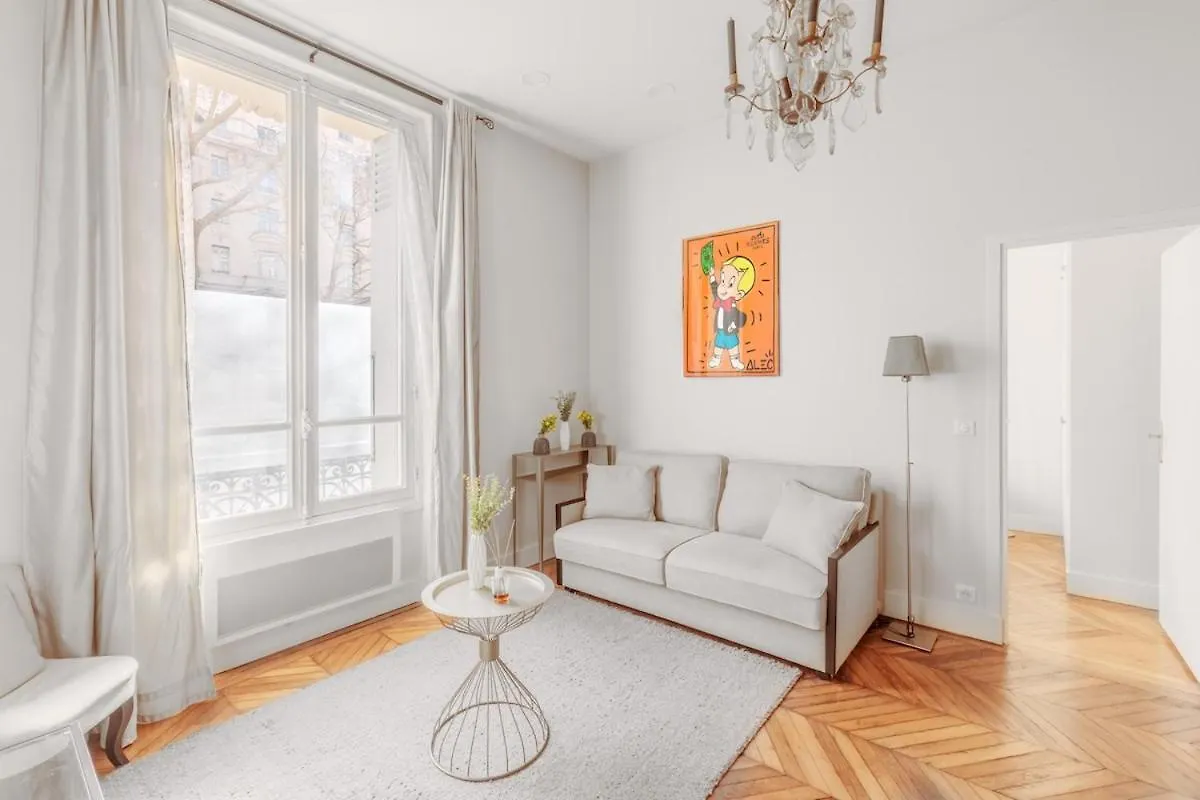 Apartment Charmant Appartement 4P- Face Arc De Triomphe Paris